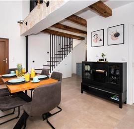 2 bedroom villa with pool near Skradin, sleeps 5